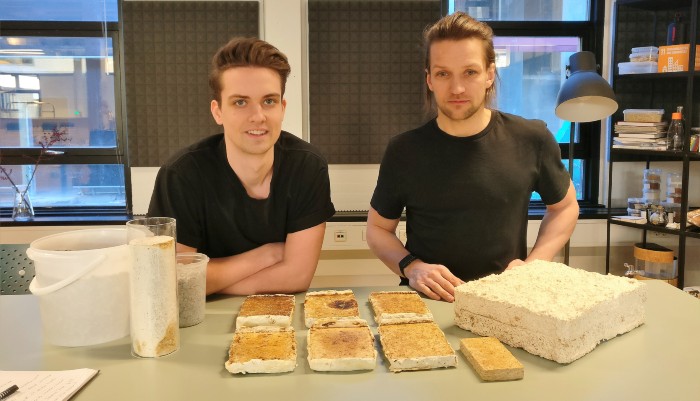 DTU studerende Kristian Ullum Kristensen og Dan Skovgaard Jensen udvikler nye byggematerialer af svamperødder.
